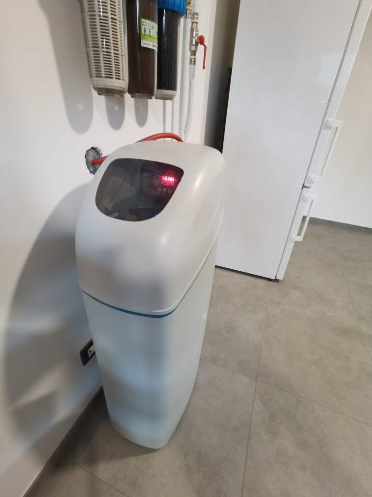 ionska mehčalna naprava