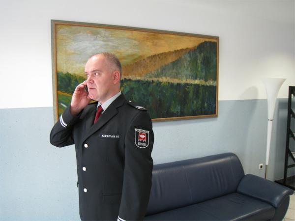 Sintal-varovanje oseb in objektov trgovin