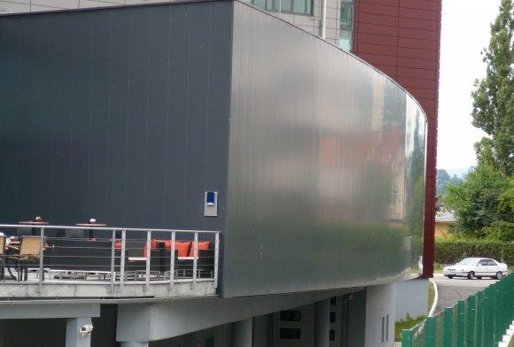 Pločevinaste in kovinske fasade