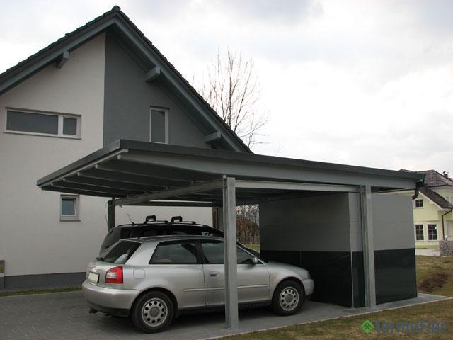 Kovinski nadstrešek za avto