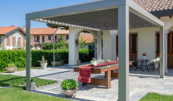 Aluminijasta bioklimatska pergola