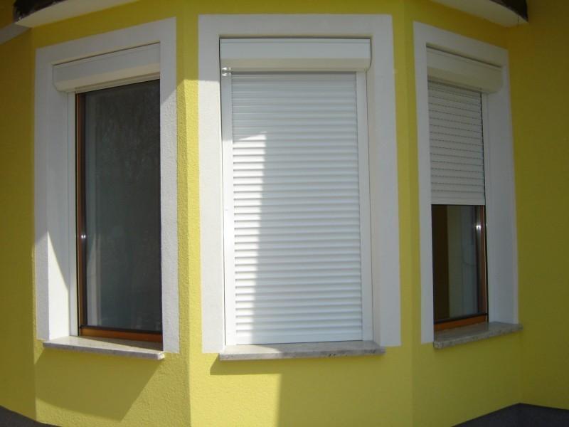 Rolete s PVC alu ALU lamelami z vidno zunanjp pmarico