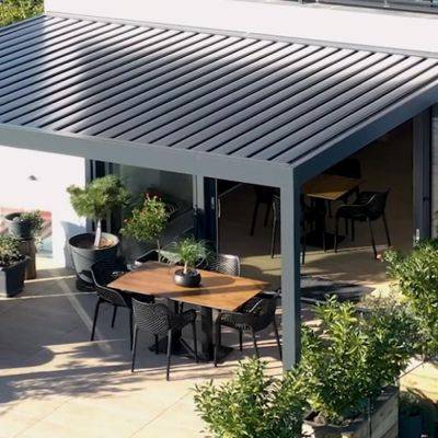 moderna kovinska pergola