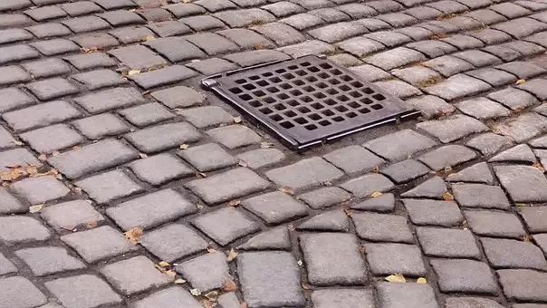 Tlakovanje dvorišča