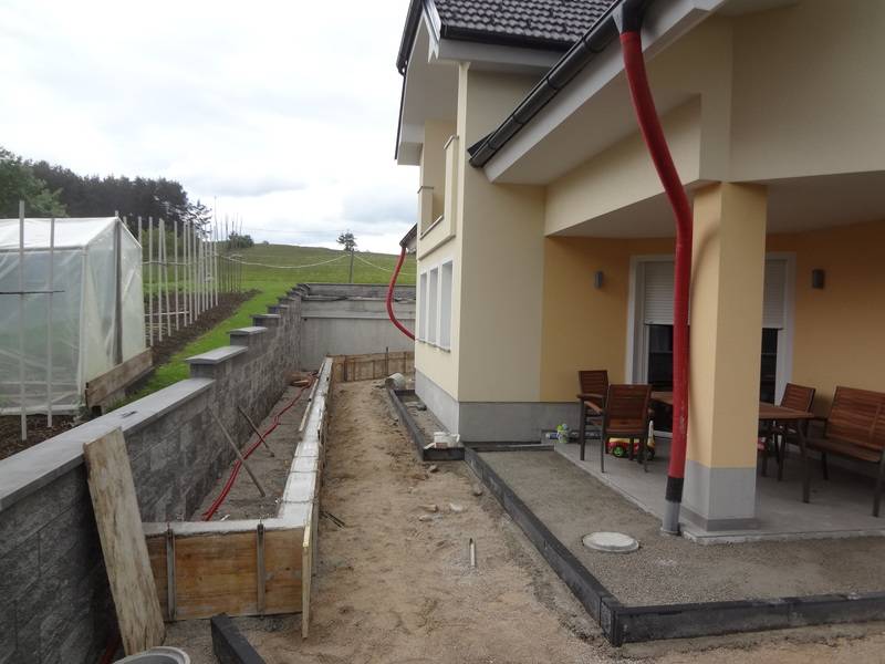 izdelava škarpe ob hiši