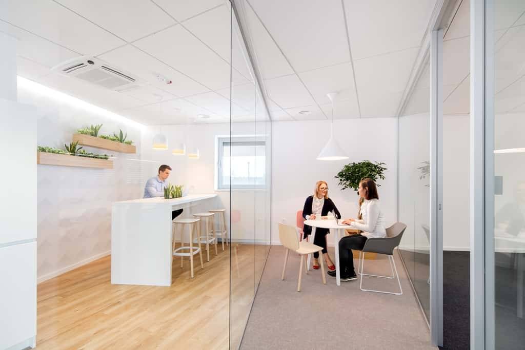 steklene stene za pisarne