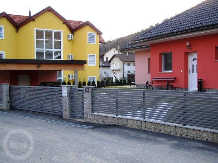 Dvoriščne ograje in vrata
