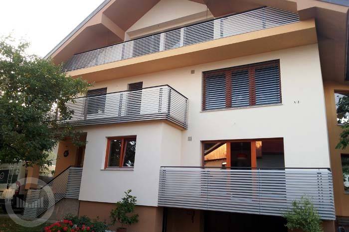 moderne kovinske ograje za balkon