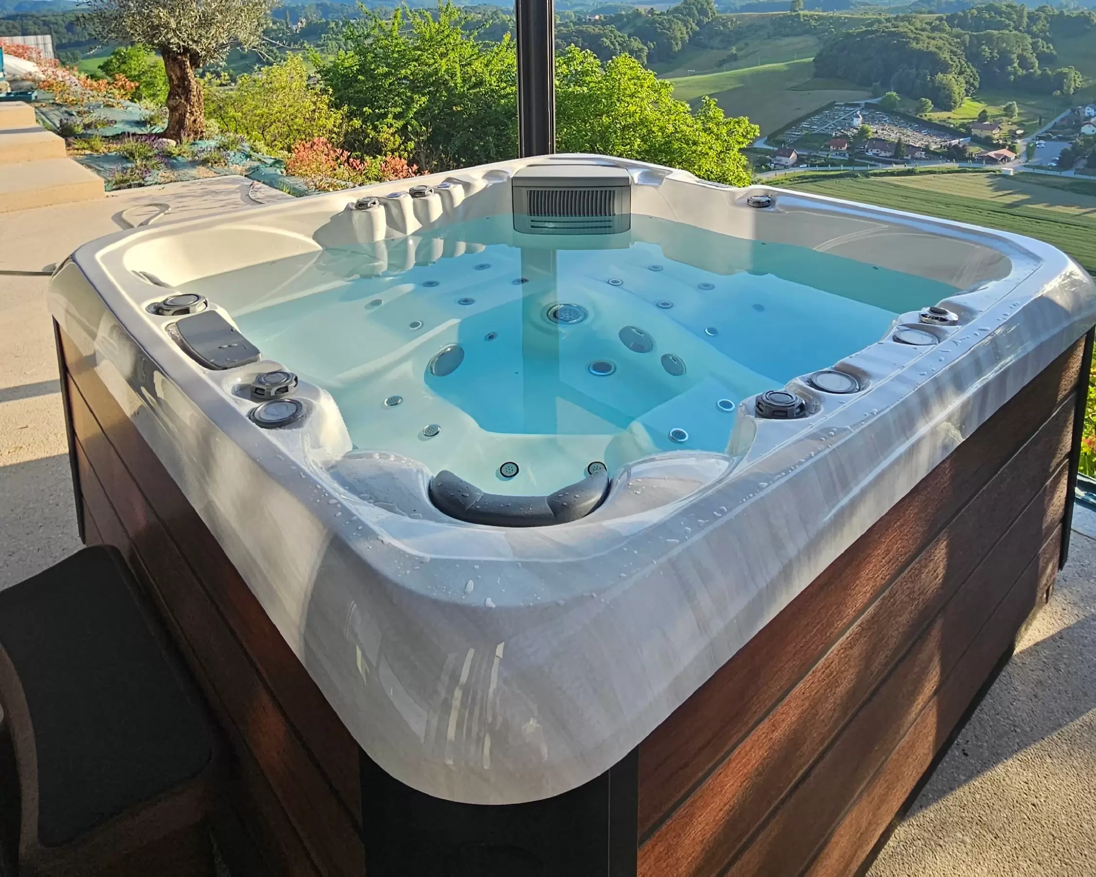 Prodaja jacuzzija Prodaja jacuzzija