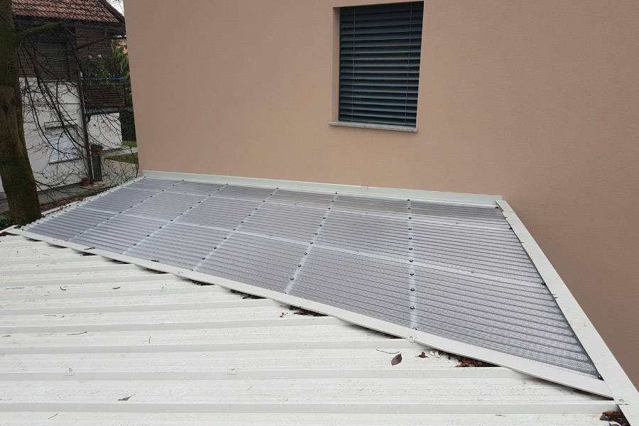 Nadstreški nad vhodom - kombinacija materialov