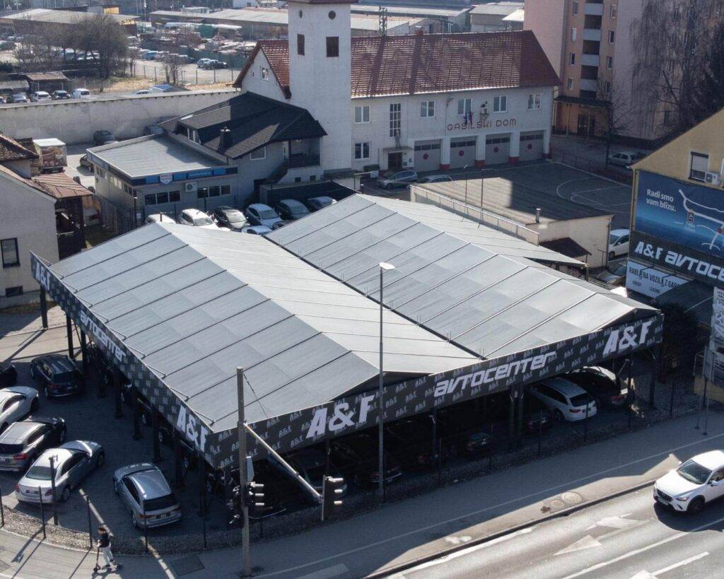 Avtomobilski nadstrešek