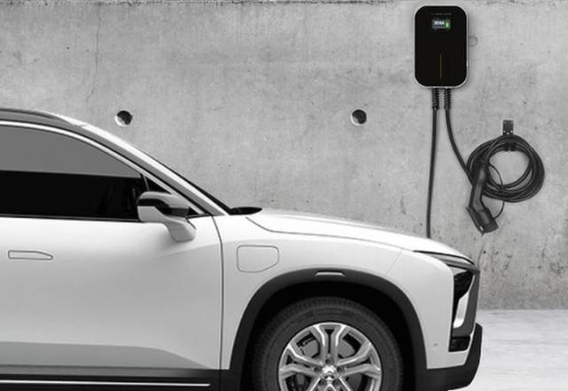 Polnjenje električnega avtomobila