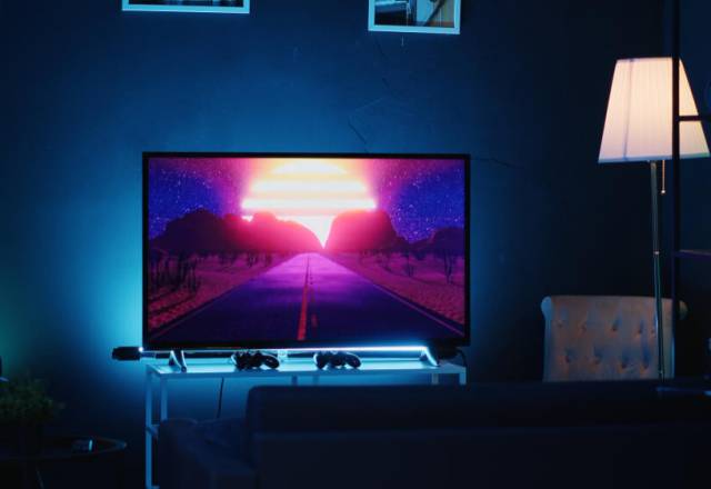 LED trak za TV